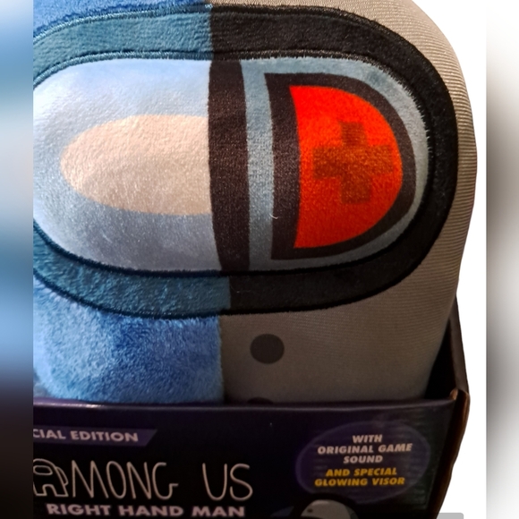 Among Us Right Hand Man - Picture 4 of 7